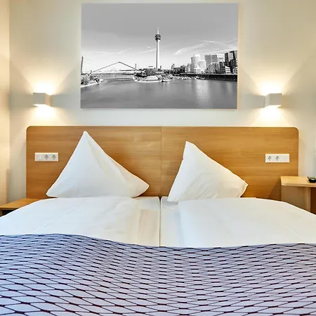 Mcdreams Duesseldorf-city Hotel 2*