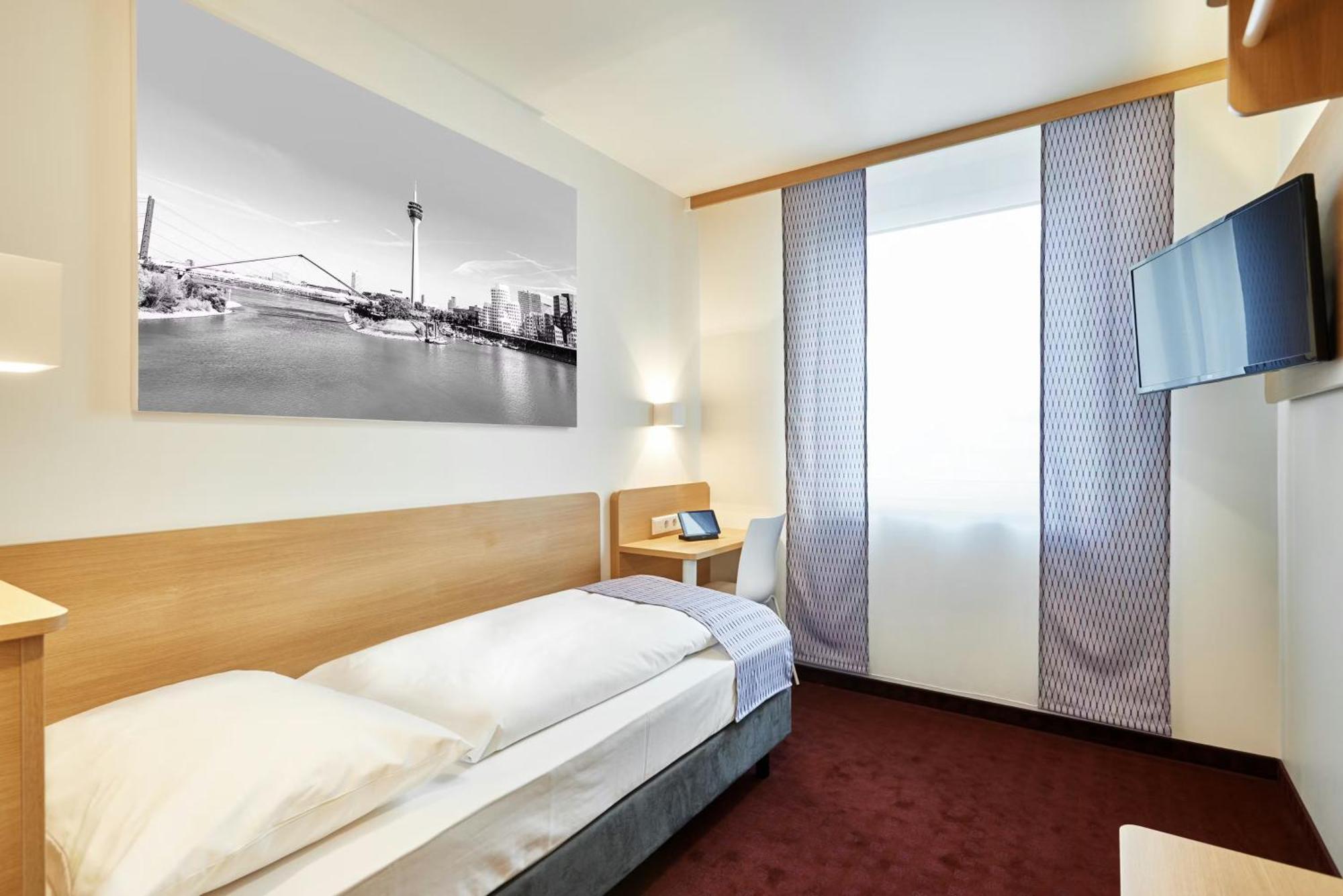 Mcdreams Duesseldorf-city 2*